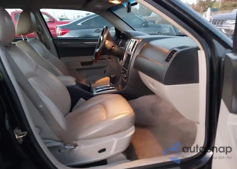 2005 Chrysler 300C from USA, damaged, VIN 2C3JA63H55H653677